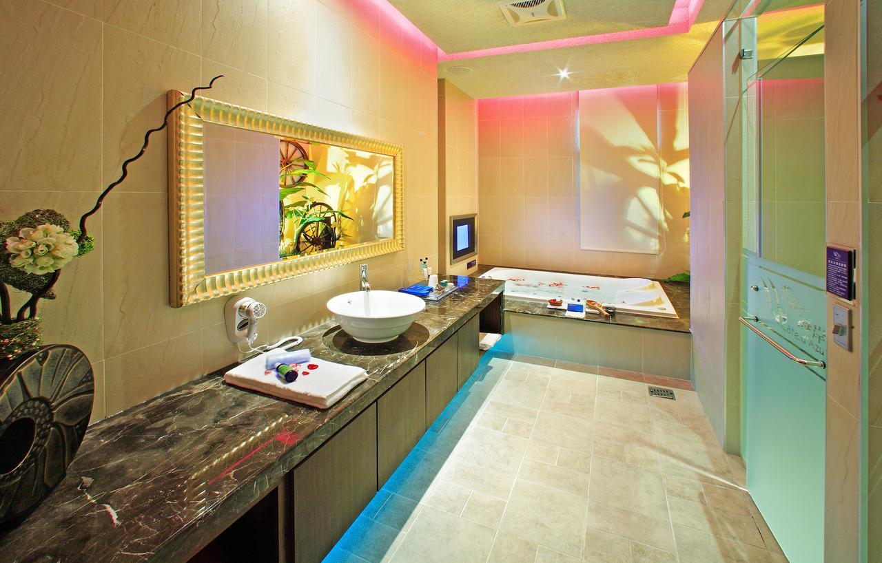 Blue Coast Spa Motel Keelung Esterno foto